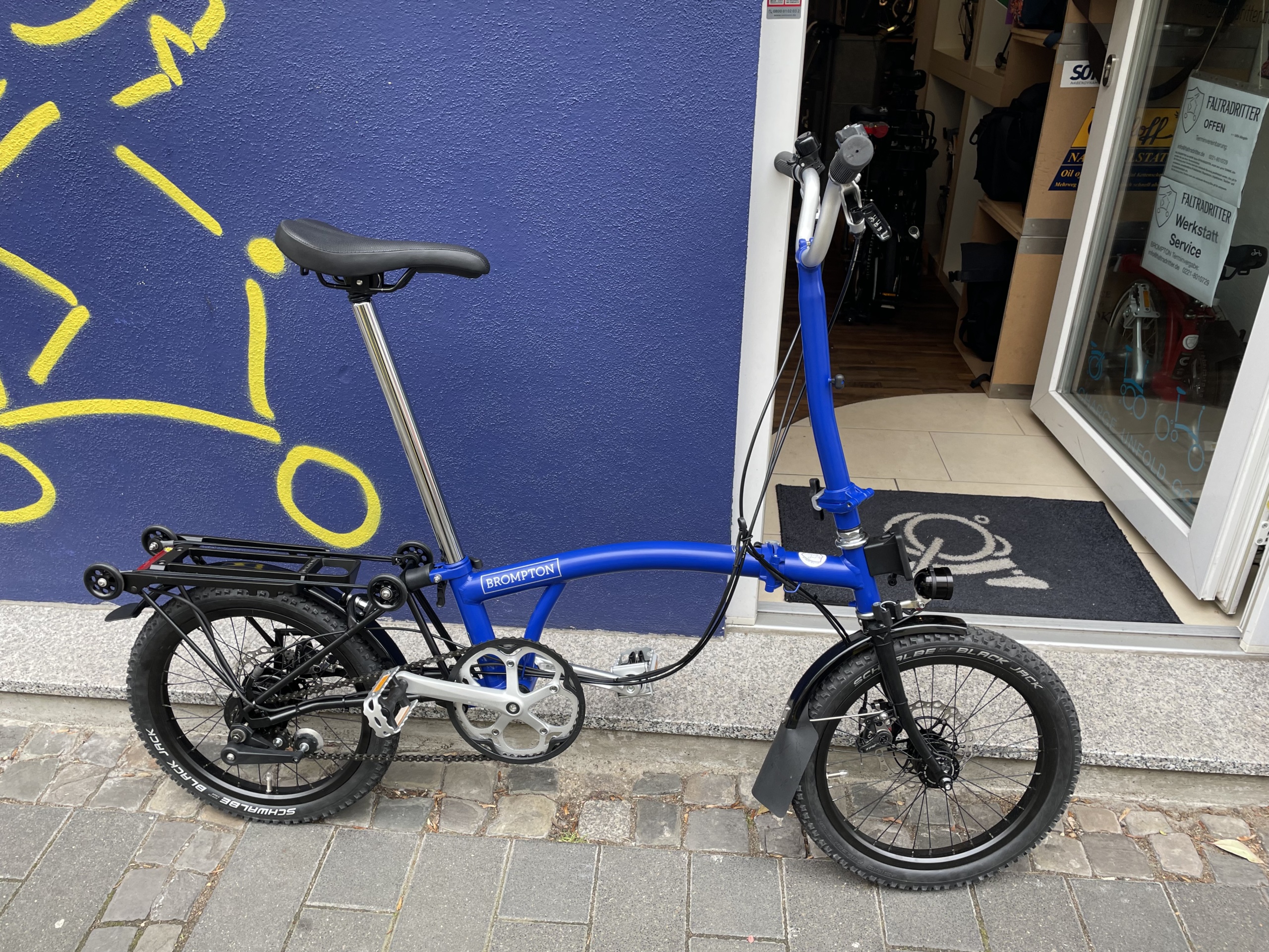 Projekt 022 Brompton mit 18 Zoll Stollenreifen und Scheibenbremsen